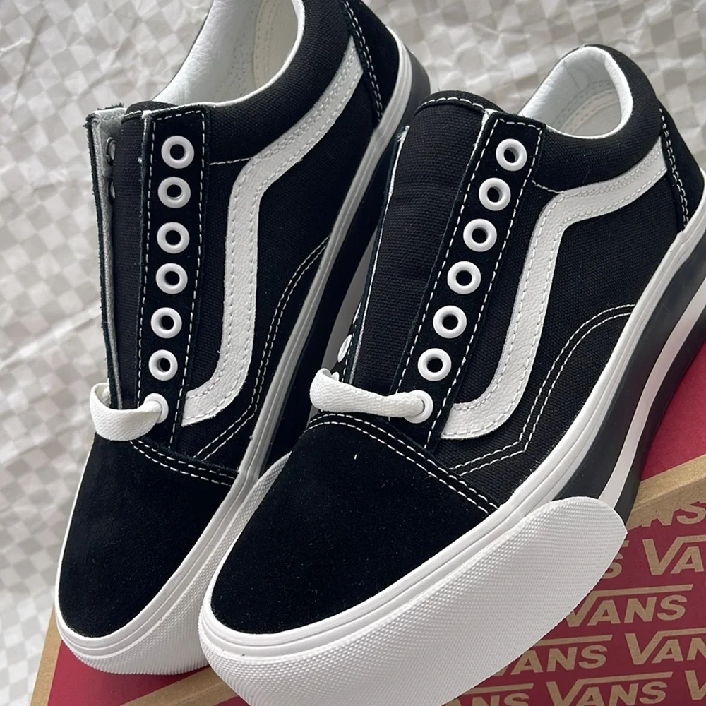 Vans WMNS Platform Sneakers Old Skool Stackform Smarten Up Black/Wht VN0009PZBZW